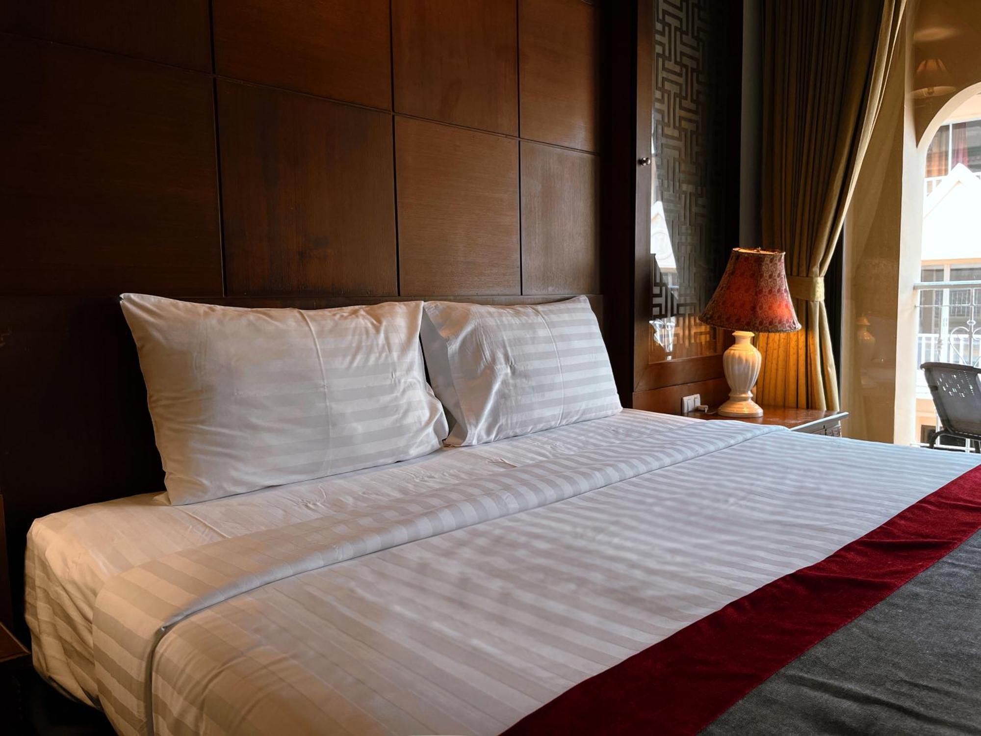Grand Orlov Apart Hotel Patong Exterior photo